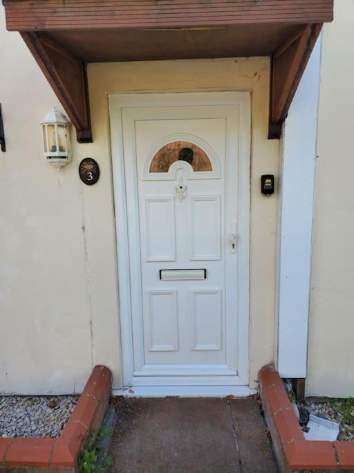 Central Windsor 2 Bedroom Flat With Free Parking Экстерьер фото