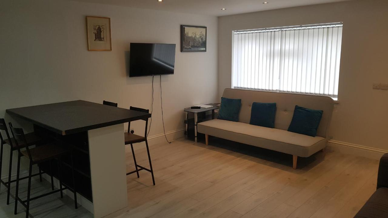Central Windsor 2 Bedroom Flat With Free Parking Экстерьер фото